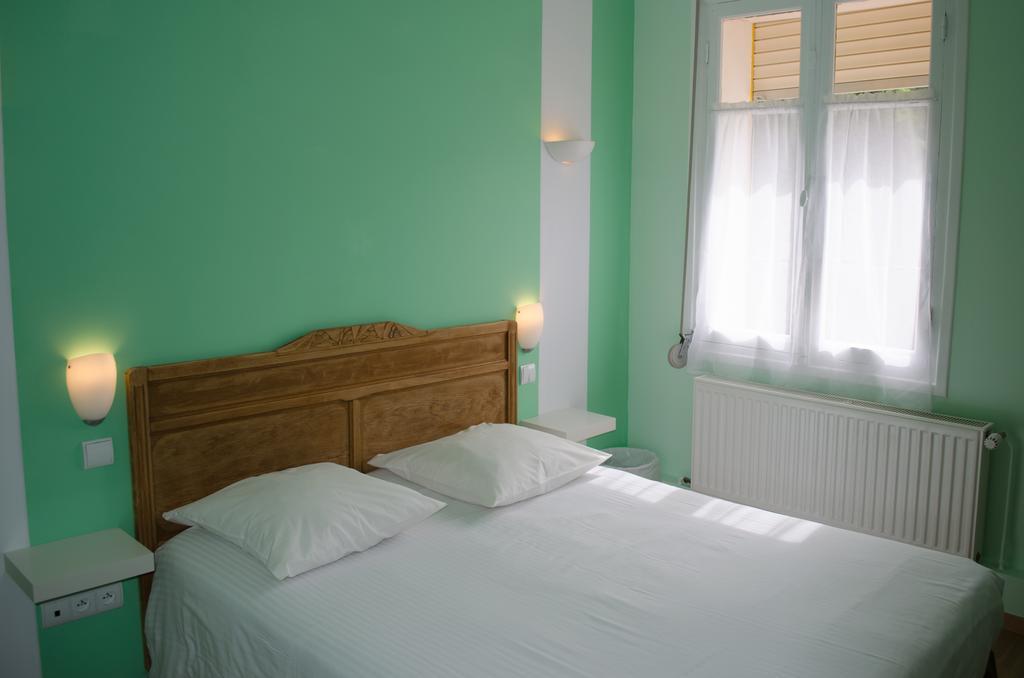 Hotel Lac Et Foret Saint-Andre-les-Alpes Ruang foto