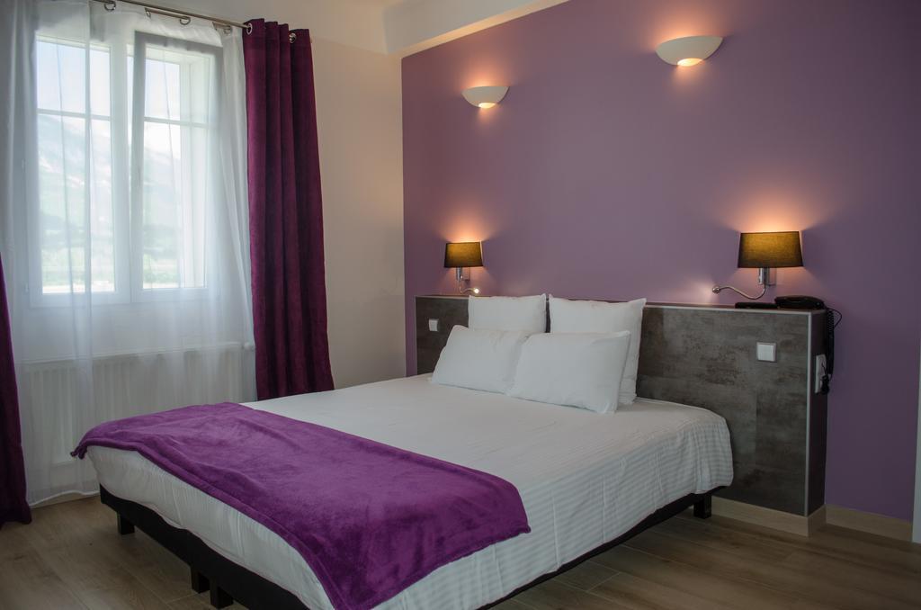 Hotel Lac Et Foret Saint-Andre-les-Alpes Bagian luar foto