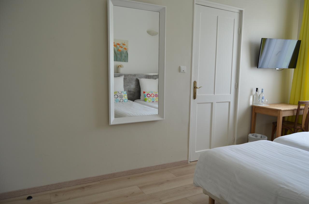 Hotel Lac Et Foret Saint-Andre-les-Alpes Bagian luar foto